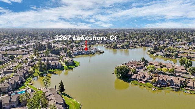 3267 Lakeshore Ct, Stockton, CA 95219