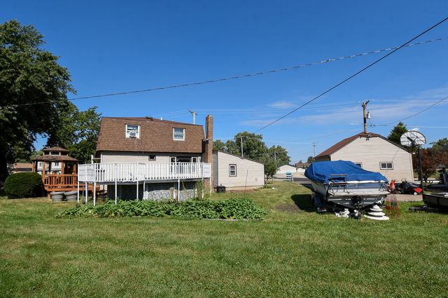 8145 State Road, Burbank, IL 60459