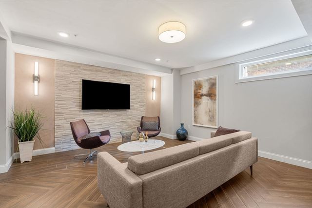 771 Harrison Ave 201, Boston, MA 02118