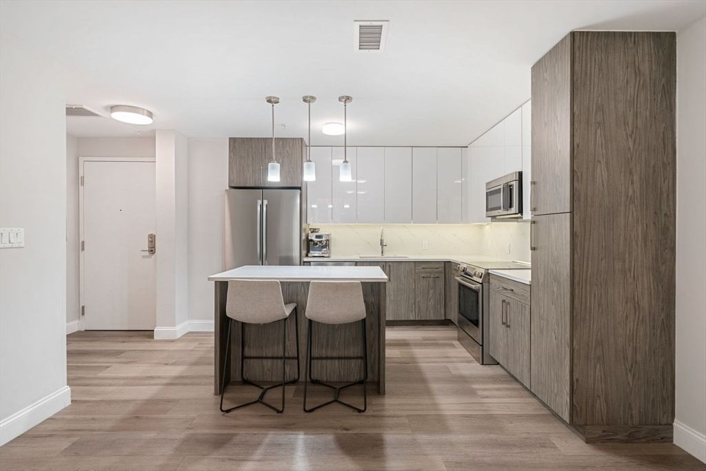 771 Harrison Ave 201, Boston, MA 02118