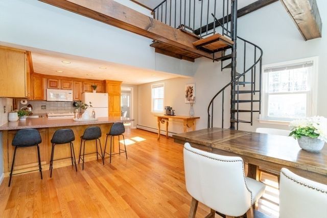 124 Bedford St, Burlington, MA 01803