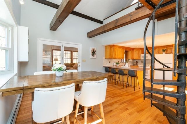 124 Bedford St, Burlington, MA 01803