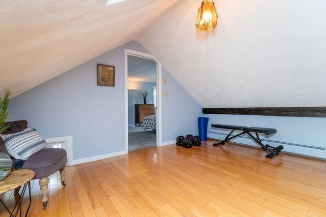 124 Bedford St, Burlington, MA 01803