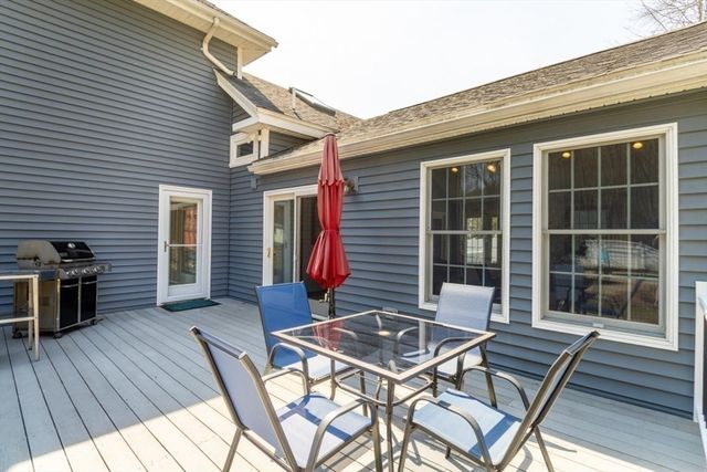 124 Bedford St, Burlington, MA 01803