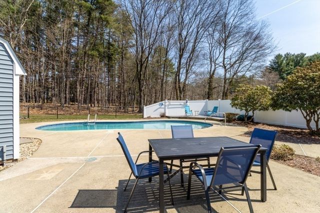 124 Bedford St, Burlington, MA 01803