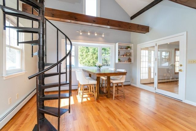 124 Bedford St, Burlington, MA 01803