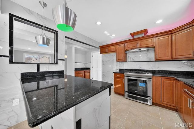 1852 Partridge Berry Drive, Florissant, MO 63031