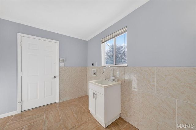 1852 Partridge Berry Drive, Florissant, MO 63031