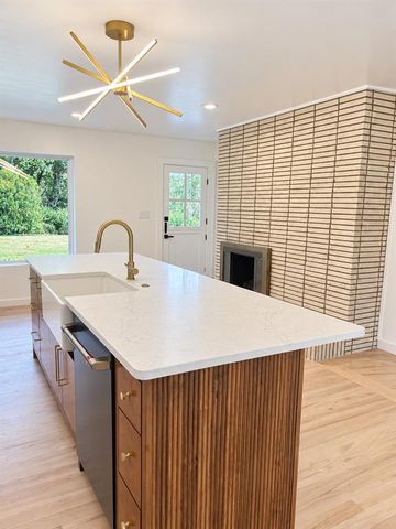 800 Mockingbird Lane, Norman, OK 73071