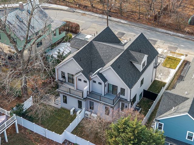 123-125 Waban St 123, Newton, MA 02458