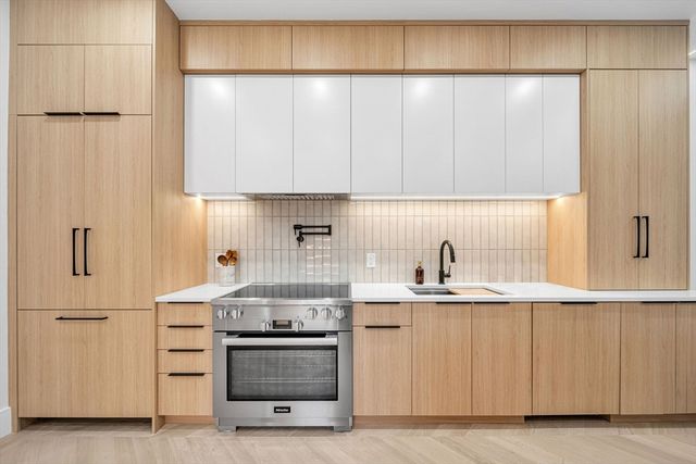 123-125 Waban St 123, Newton, MA 02458