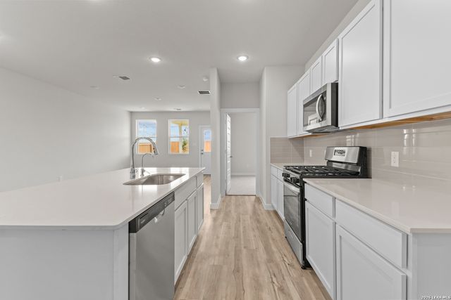 5531 Franklin Hills, Von Ormy, TX 78073