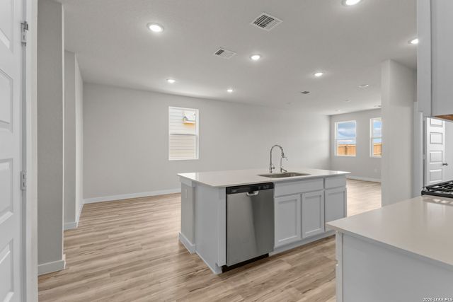 5531 Franklin Hills, Von Ormy, TX 78073