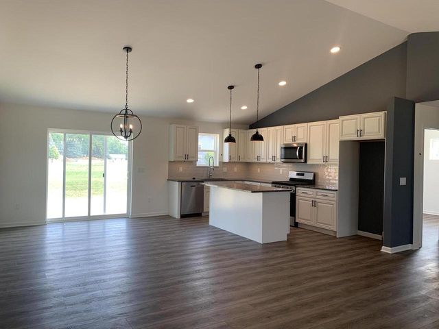 220 Linden LANE, Delavan, WI 53115