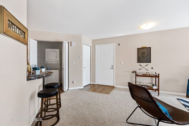 1621 Westminster Drive 206, Naperville, IL 60563