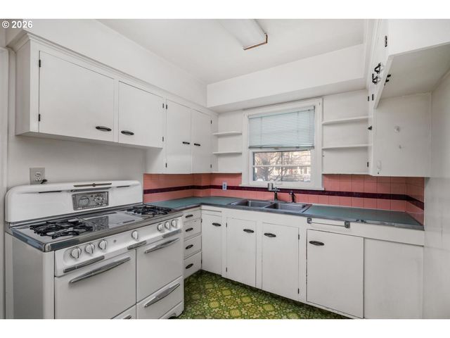 2115 Se 30TH Ave, Portland, OR 97214