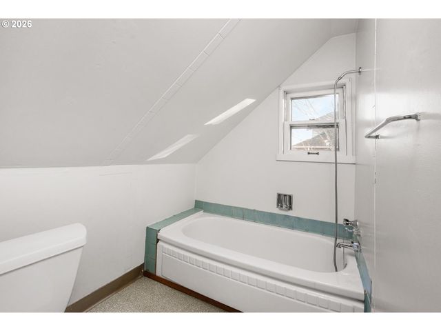 2115 Se 30TH Ave, Portland, OR 97214