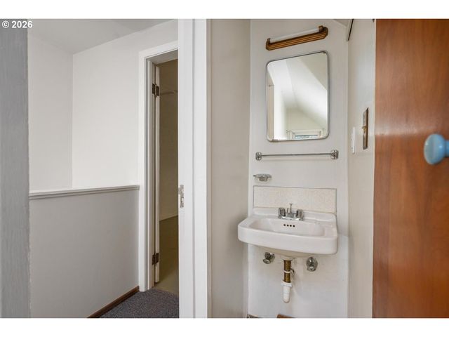 2115 Se 30TH Ave, Portland, OR 97214