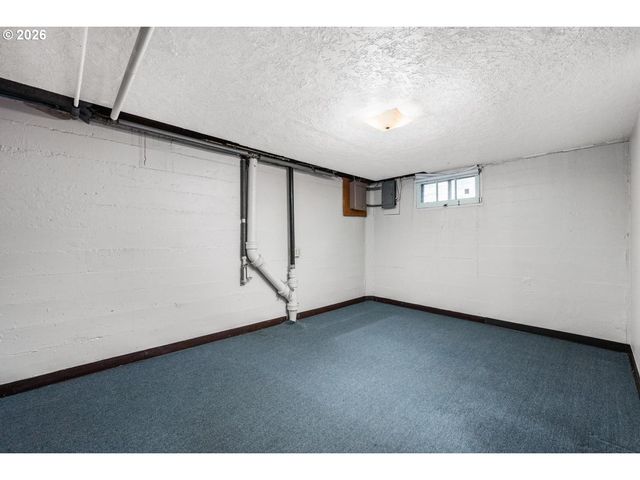 2115 Se 30TH Ave, Portland, OR 97214