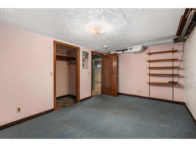 2115 Se 30TH Ave, Portland, OR 97214