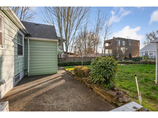 2115 Se 30TH Ave, Portland, OR 97214