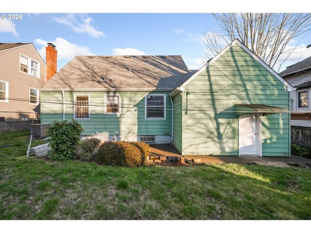 2115 Se 30TH Ave, Portland, OR 97214