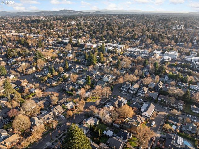 2115 Se 30TH Ave, Portland, OR 97214