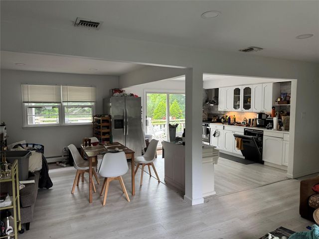 136 Woodhull Road 136, Huntington, NY 11743