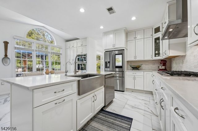 6 Diane Ct, Wayne Twp., NJ 07470