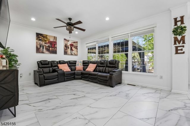 6 Diane Ct, Wayne Twp., NJ 07470