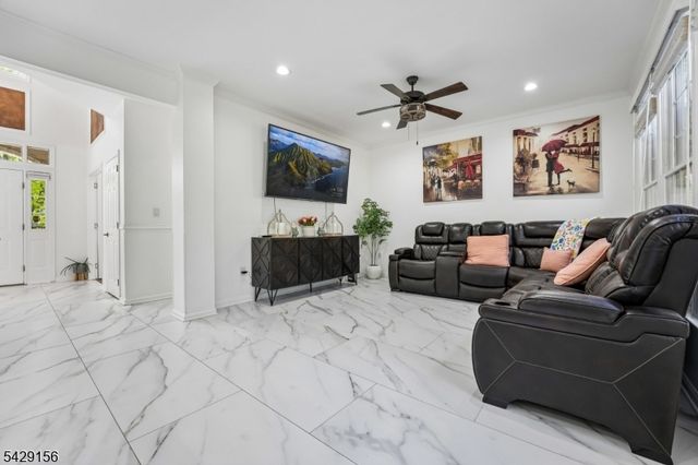 6 Diane Ct, Wayne Twp., NJ 07470