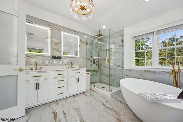 6 Diane Ct, Wayne Twp., NJ 07470