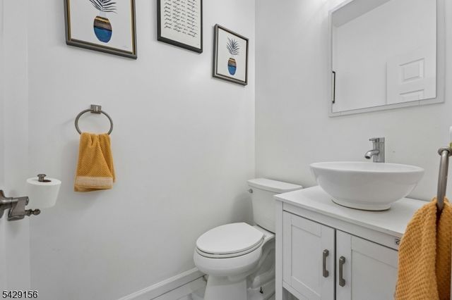 6 Diane Ct, Wayne Twp., NJ 07470