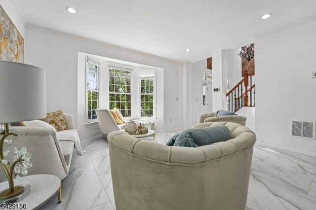 6 Diane Ct, Wayne Twp., NJ 07470