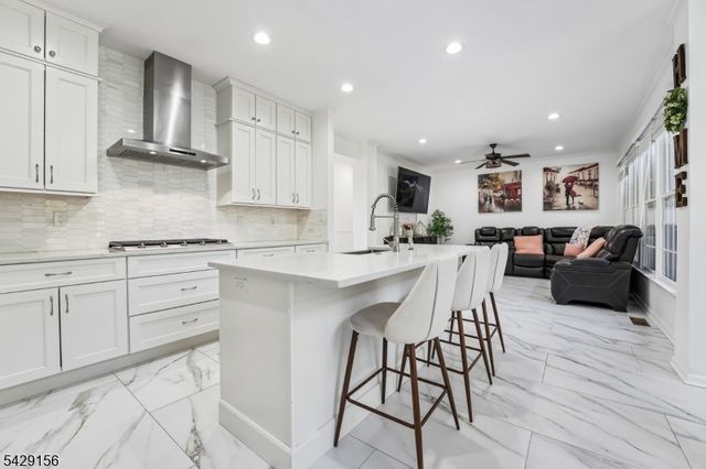6 Diane Ct, Wayne Twp., NJ 07470