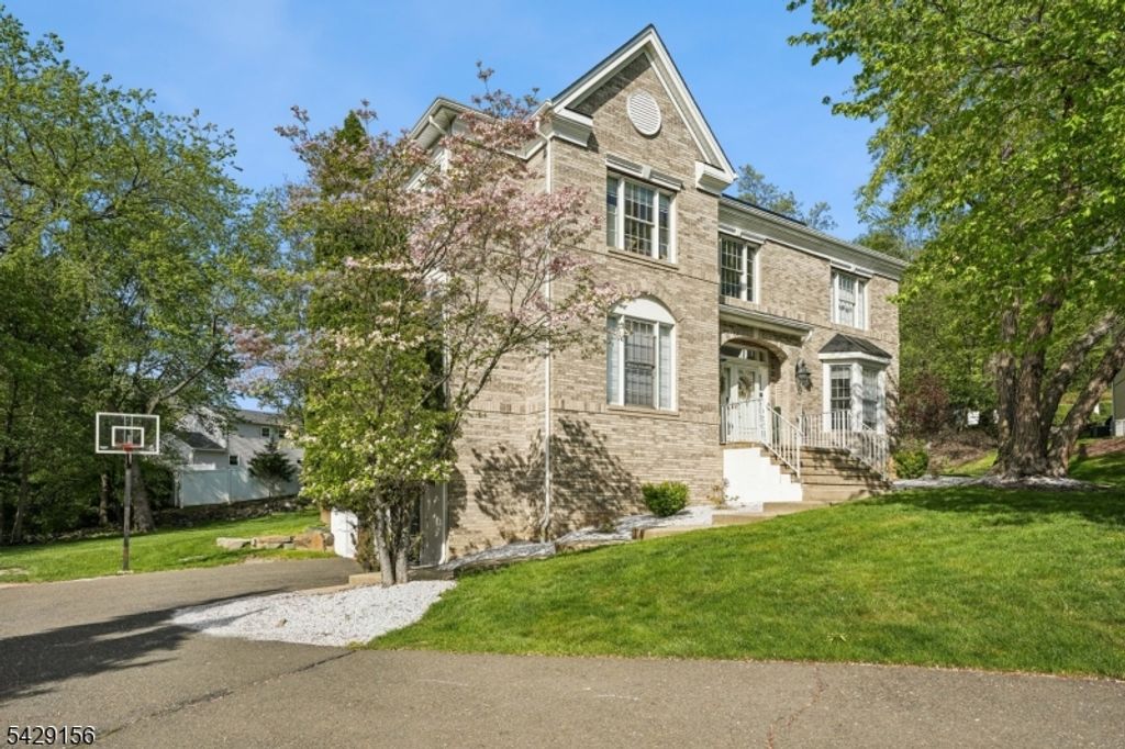 6 Diane Ct, Wayne Twp., NJ 07470