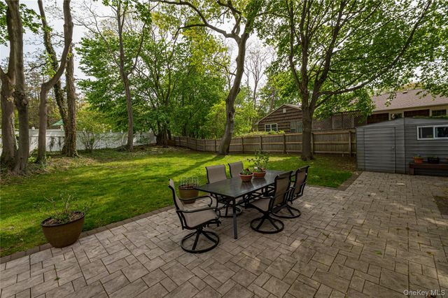 17 Lodge Lane, Miller Place, NY 11764