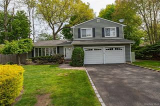 17 Lodge Lane, Miller Place, NY 11764