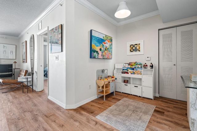 600 S Dixie Highway 613, West Palm Beach, FL 33401