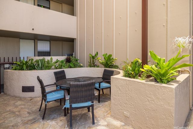 320 Liliuokalani Avenue 902, Honolulu, HI 96815