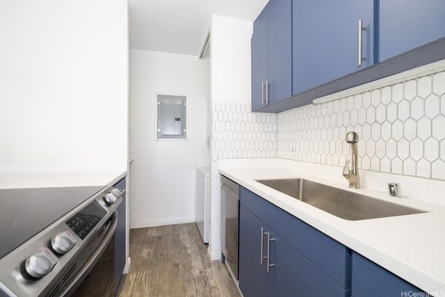 320 Liliuokalani Avenue 902, Honolulu, HI 96815