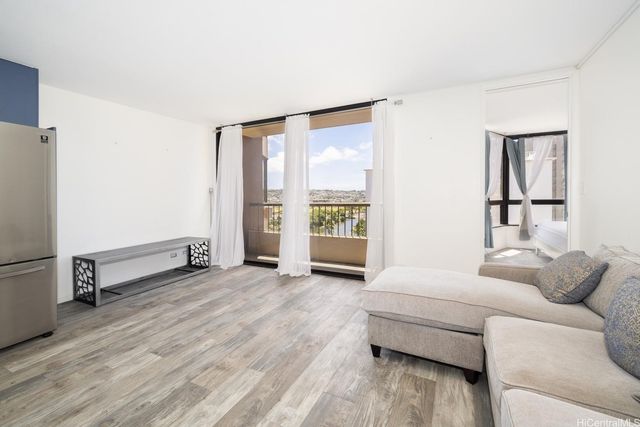 320 Liliuokalani Avenue 902, Honolulu, HI 96815