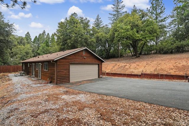 13050 Mount Zion Rd, Pine Grove, CA 95665