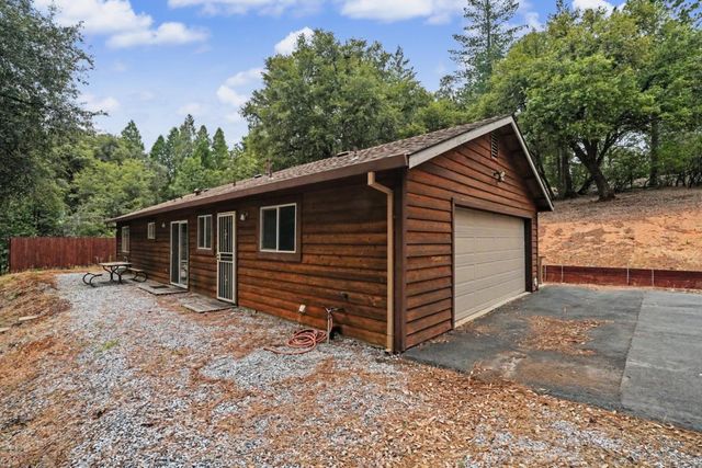 13050 Mount Zion Rd, Pine Grove, CA 95665