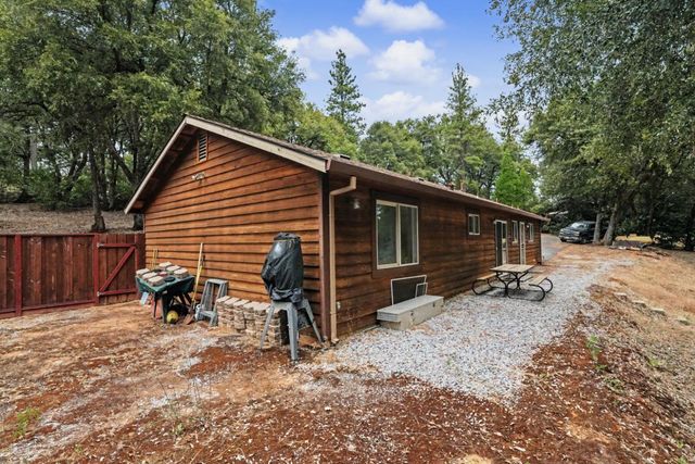13050 Mount Zion Rd, Pine Grove, CA 95665