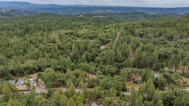 13050 Mount Zion Rd, Pine Grove, CA 95665