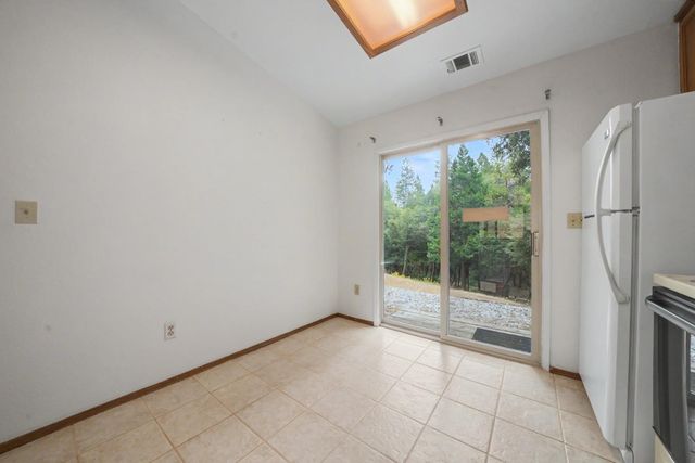 13050 Mount Zion Rd, Pine Grove, CA 95665