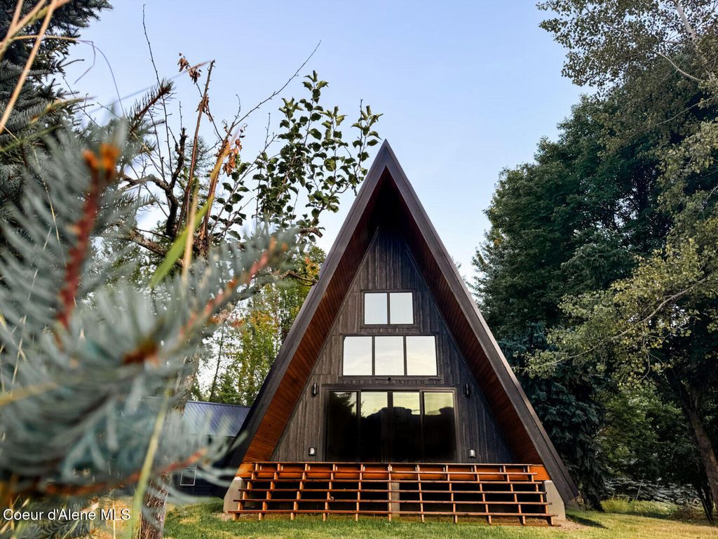 2151 Highland Flats Rd, Naples, ID 83847 photo 16