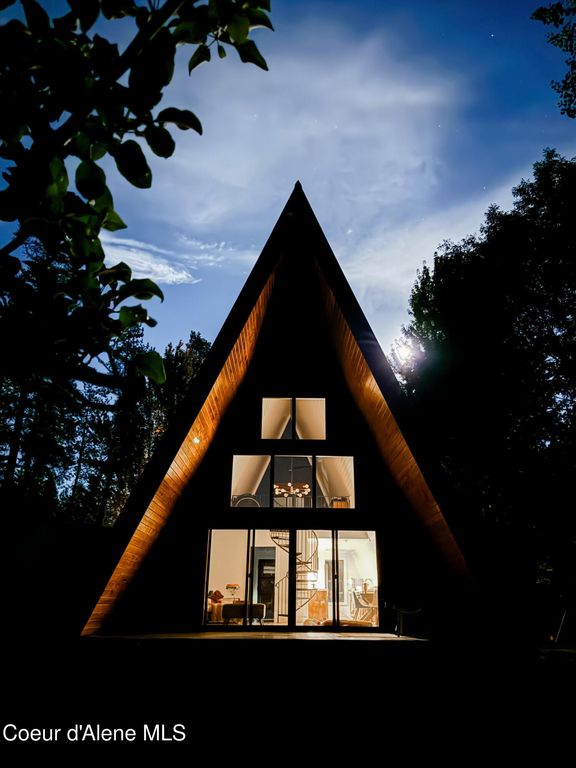 2151 Highland Flats Rd, Naples, ID 83847 photo 17