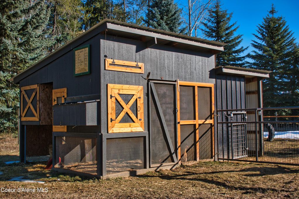 2151 Highland Flats Rd, Naples, ID 83847 photo 25